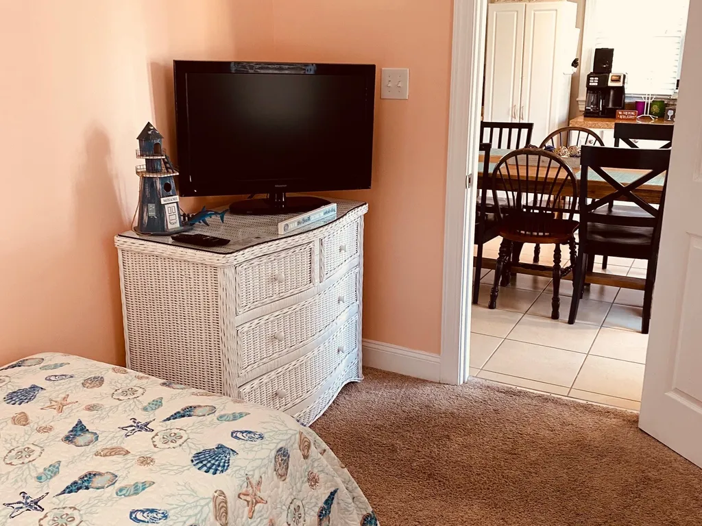2 twin beds 1st floor