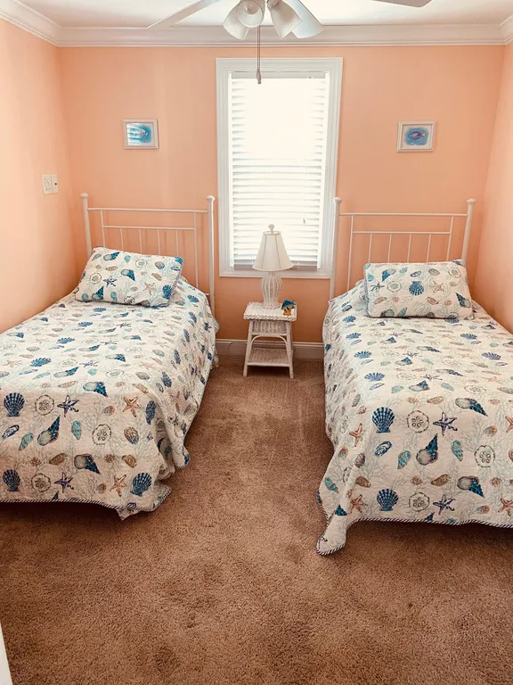 2 twin beds 1st floor