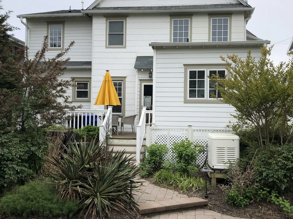 rear parking, deck &amp;amp; Outdoor Shower