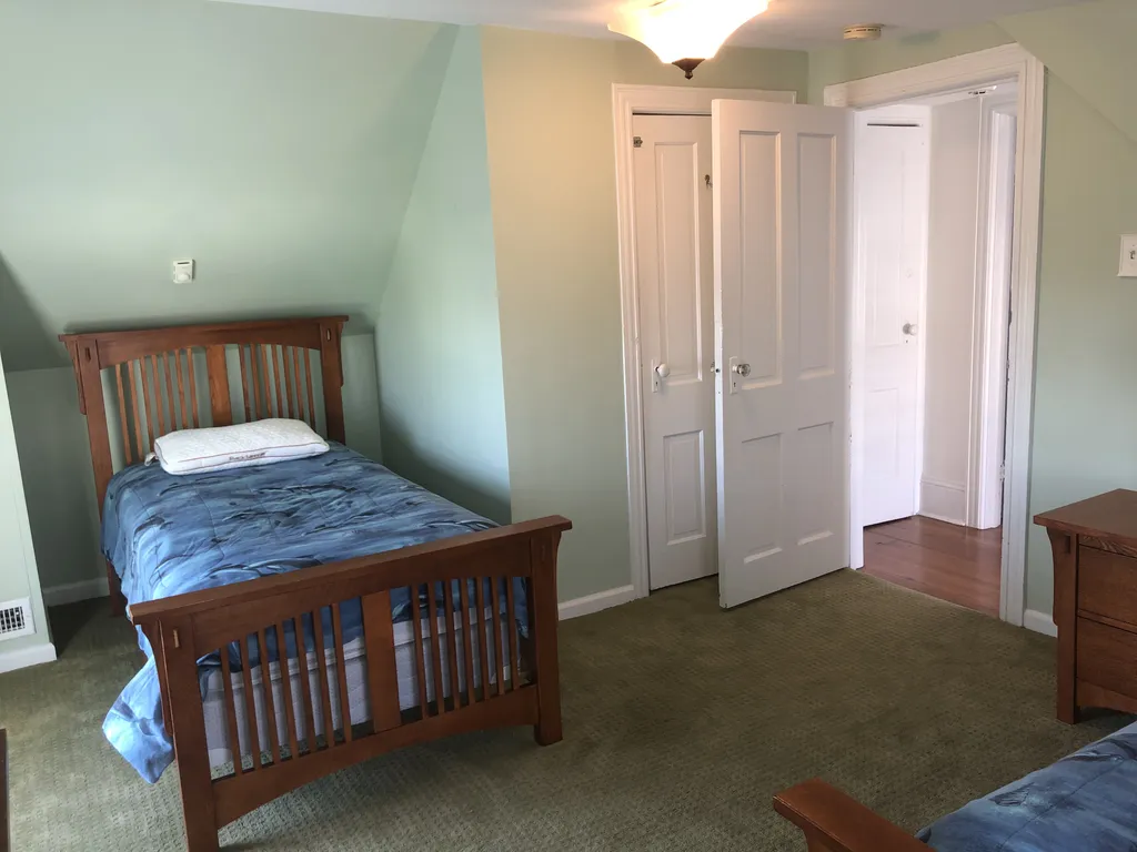 BR#6 3rd floor 2 single beds
