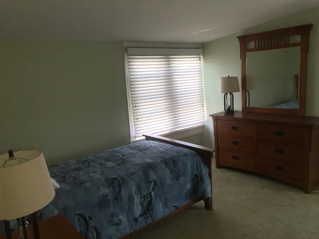 BR#6 3rd floor 2 single beds