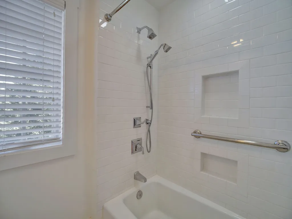 2nd Floor Main Bath 