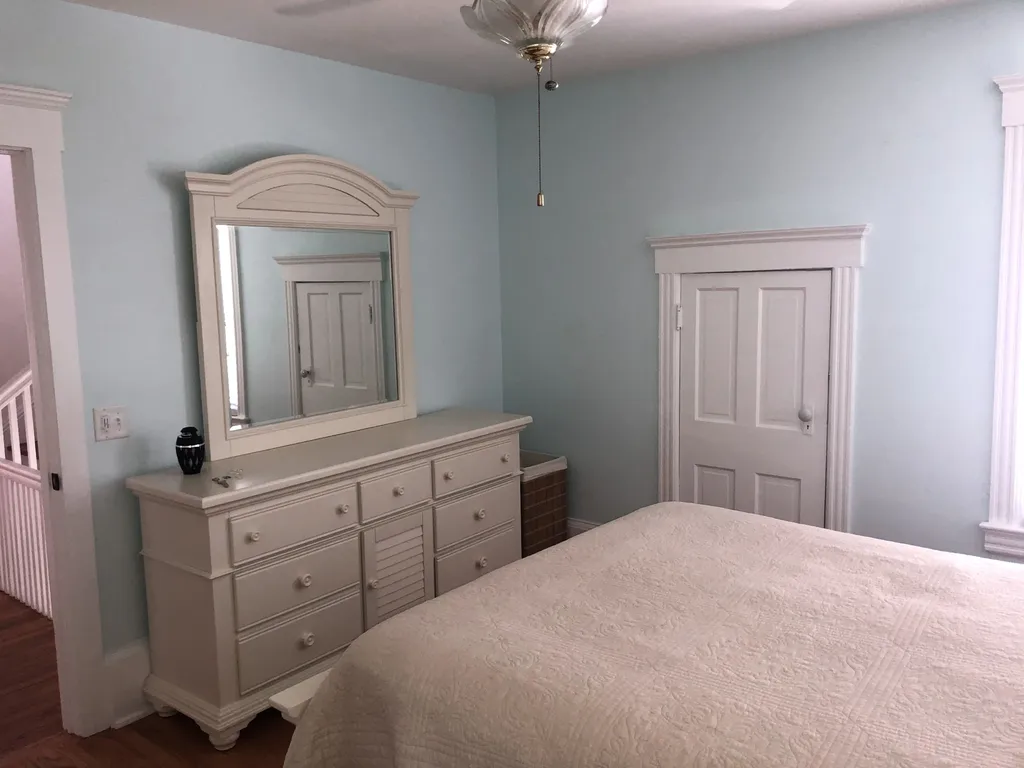 2 floor primary br wth ensuite