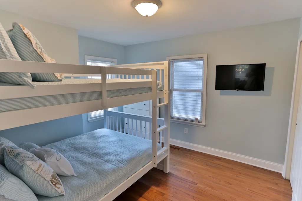 bedroom full over full bunk