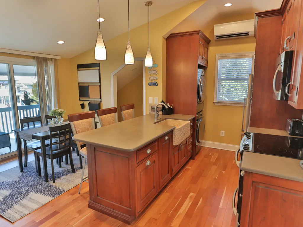 kitchen/dining room