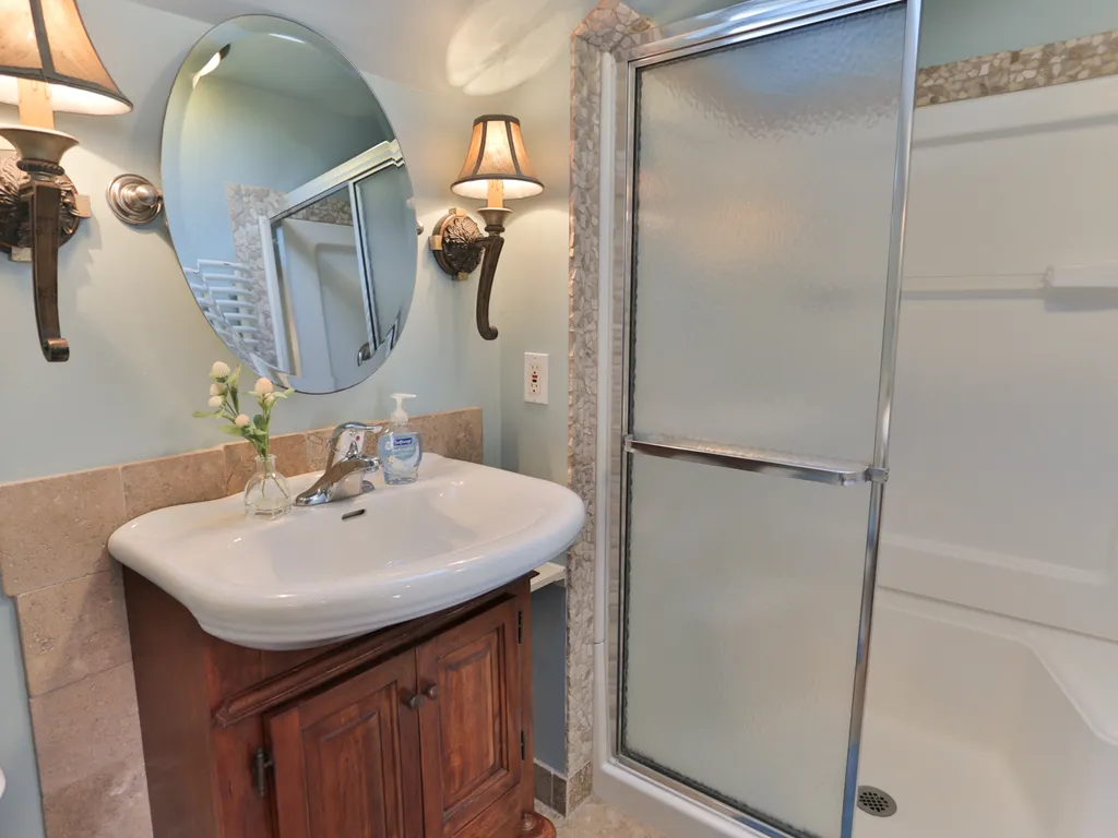 full bathroom