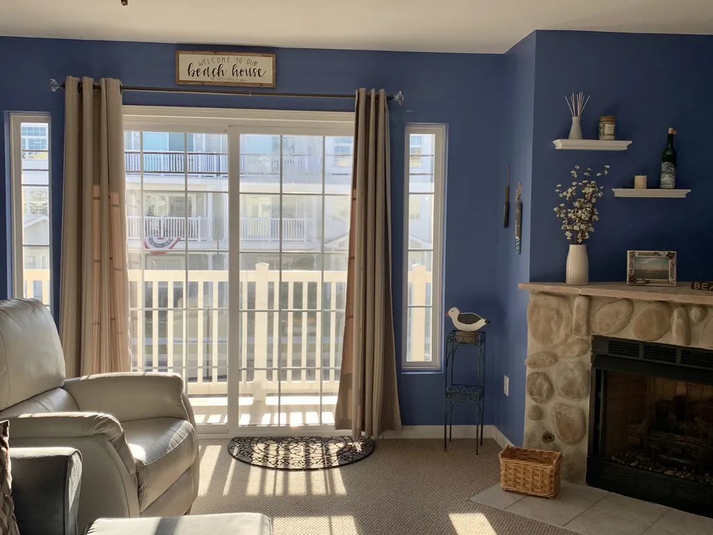 Sliding Doors to Balcony