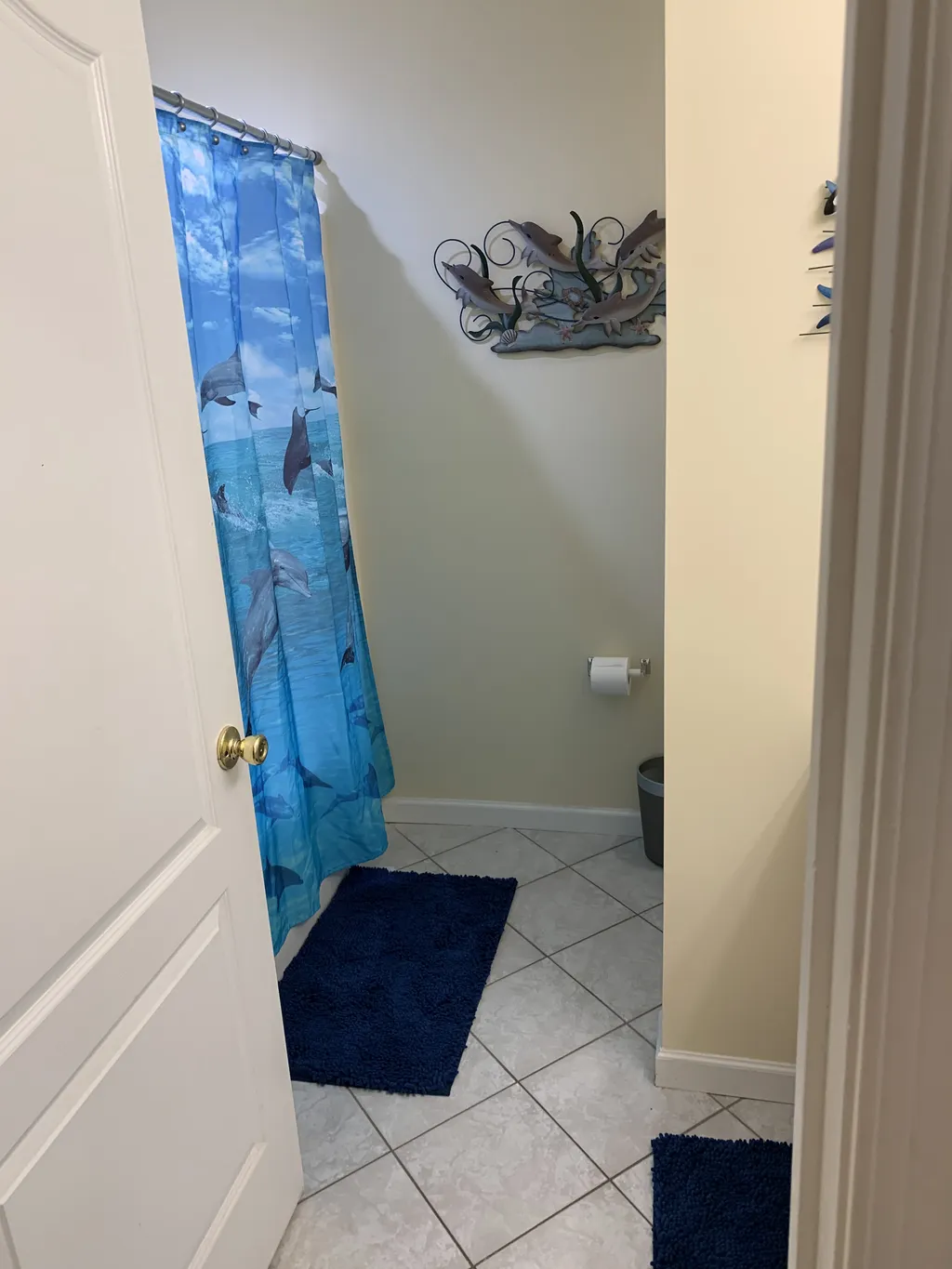 Middle Bathroom