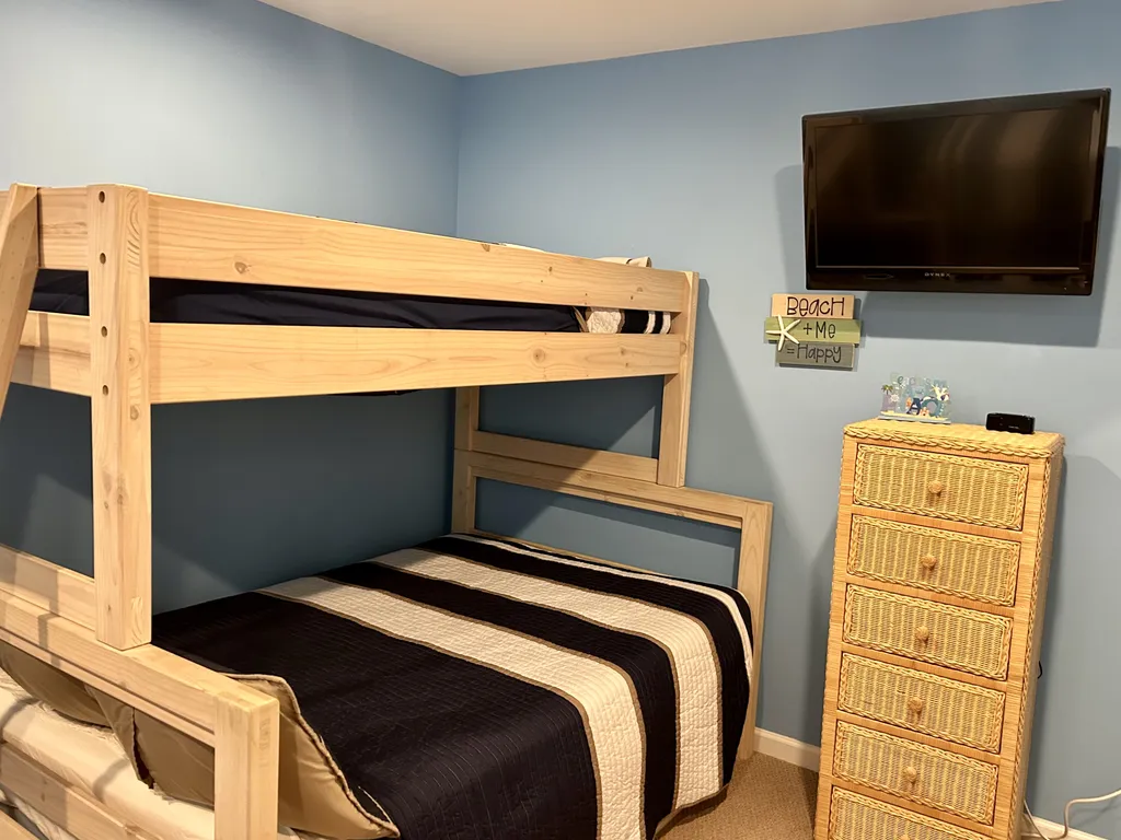 3rd bedroom - twin over full size