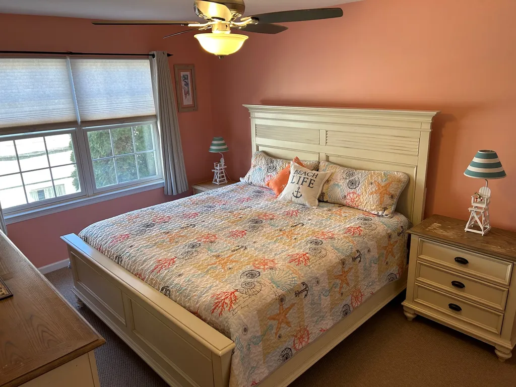 Master bedroom - king size bed