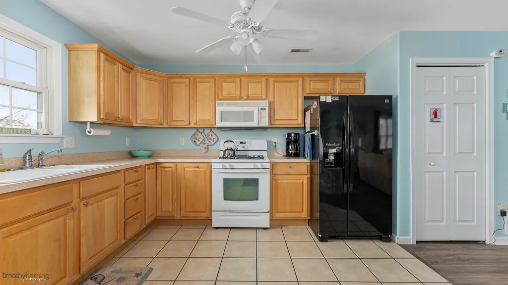 Kitchen/pantry