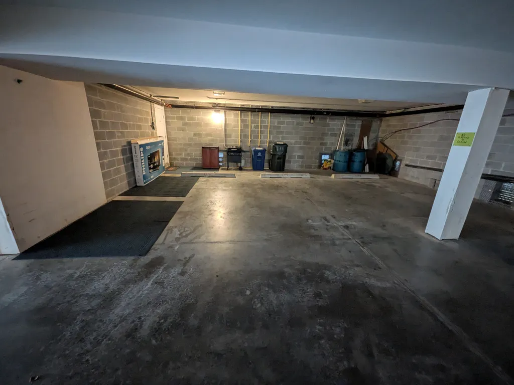 2 Garage parking spots