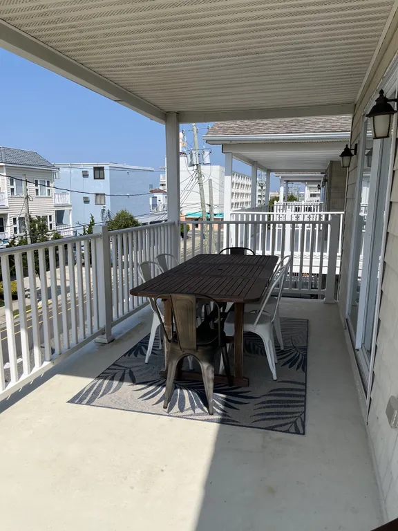 Outside Table (seats 6)