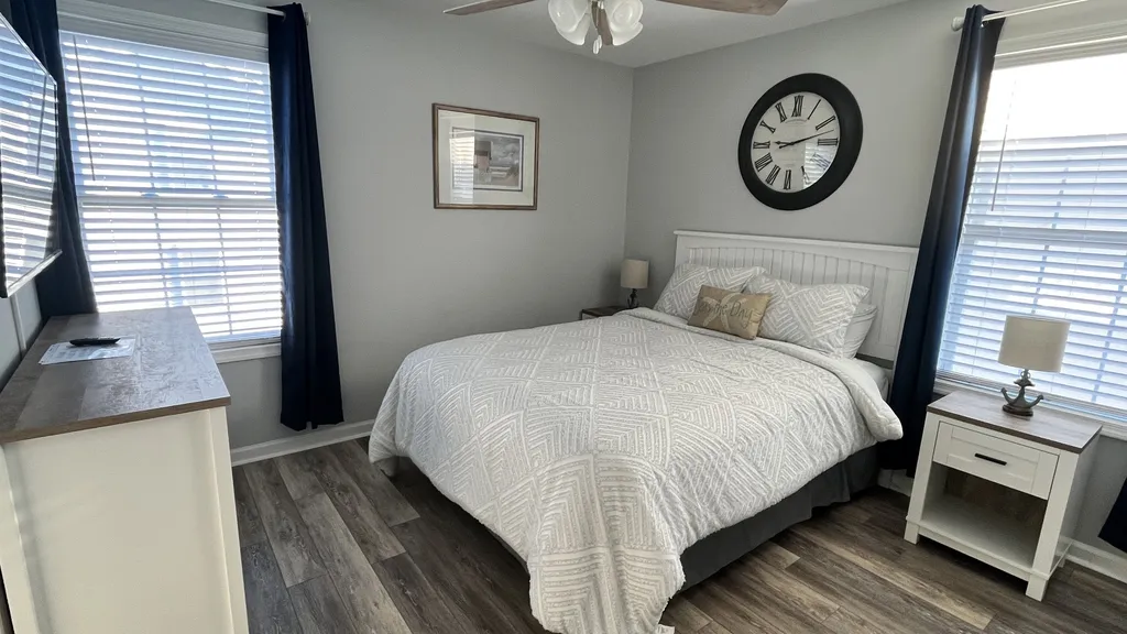 2nd Bedroom (sleeps 2)