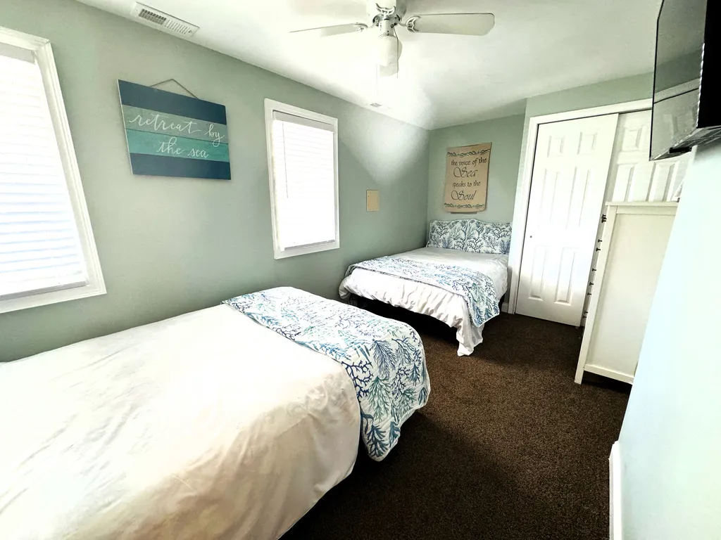 1st Floor Bedroom #1 - 2 Fulls