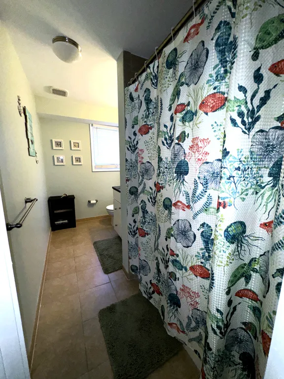1st Fl Full Bath