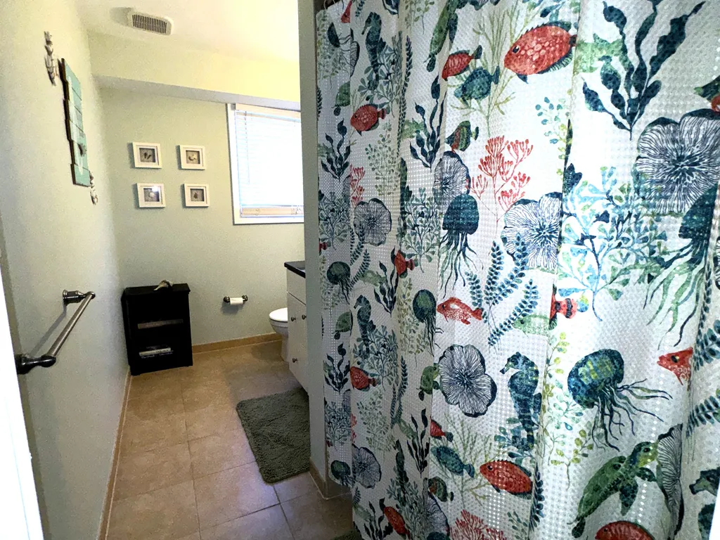 1st Fl Full Bath