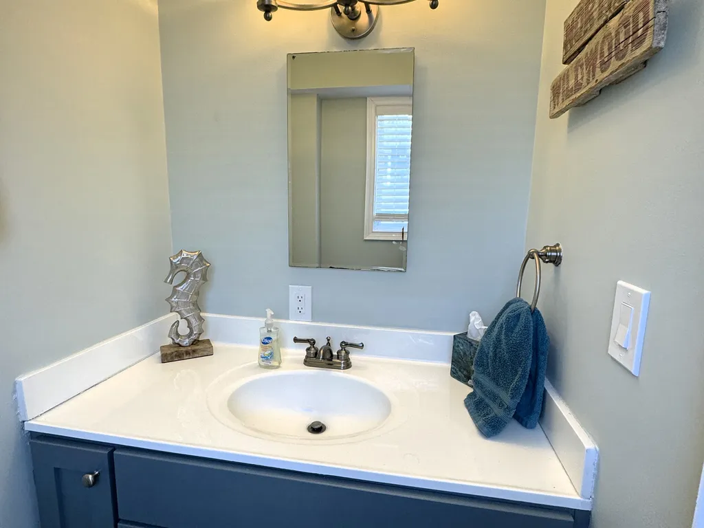 2nd Floor Half Bath