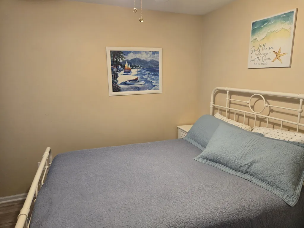 Queen Bedroom