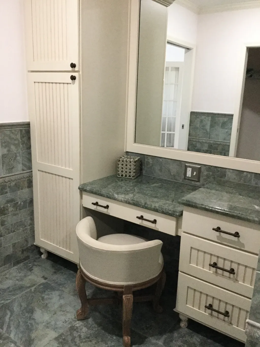 Vanity &amp;amp; plenty of storage
