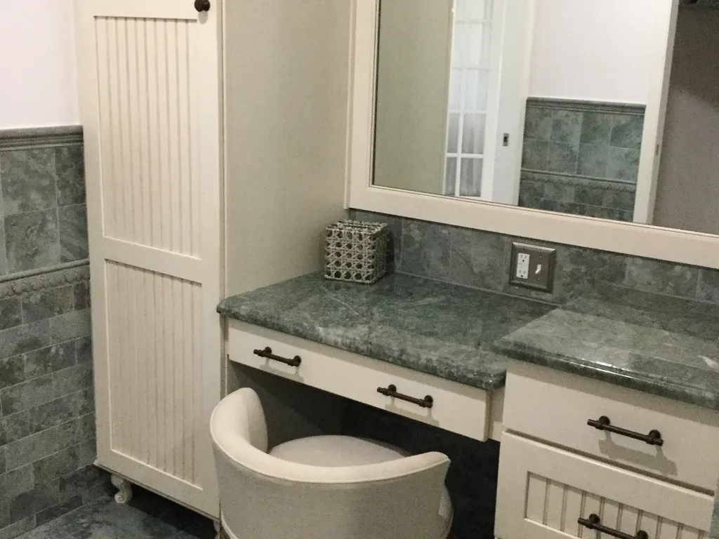 Vanity &amp;amp; plenty of storage