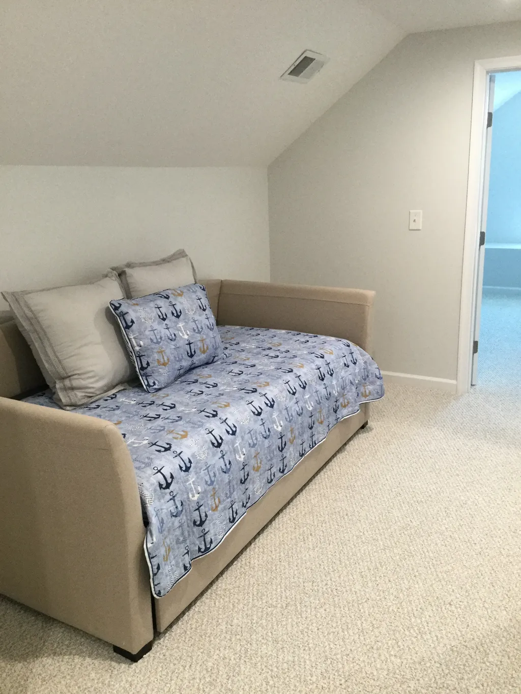 Daybed, 3rd floor