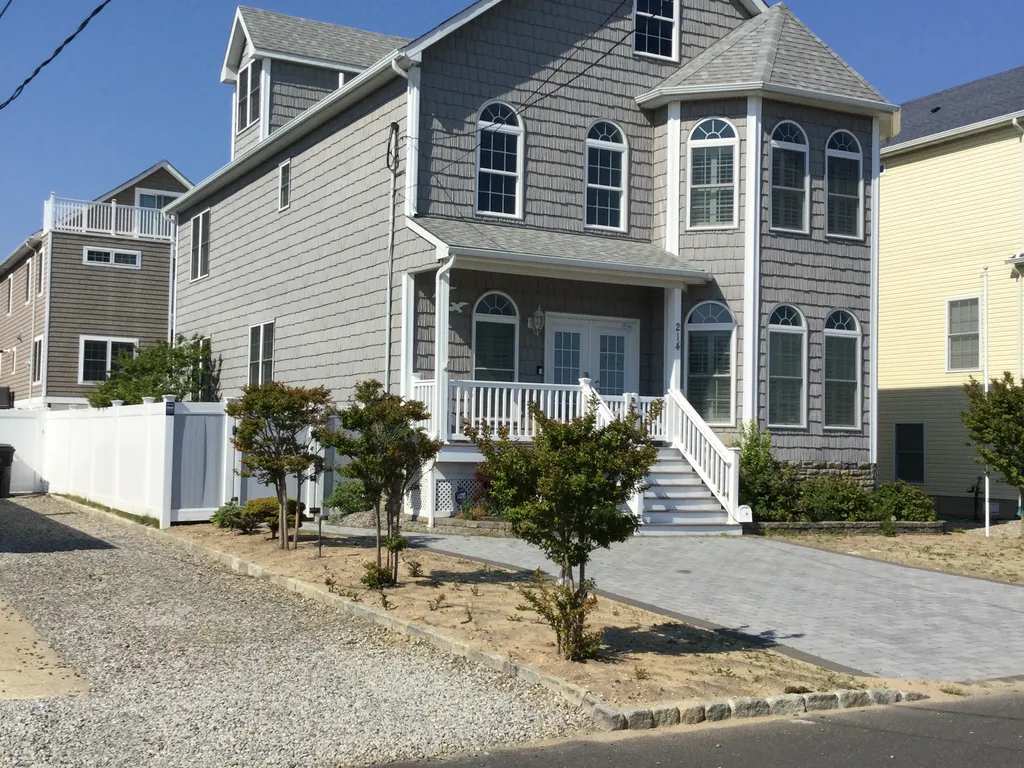 Front view with on &amp;amp; off street parking