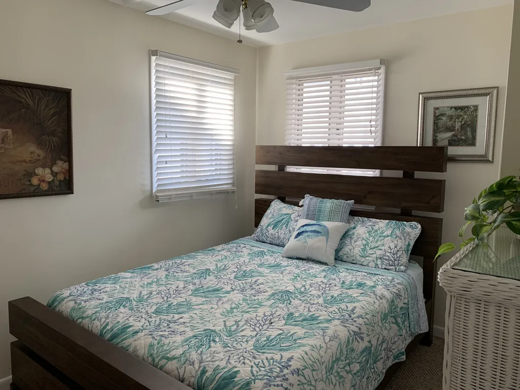 Bed room -1 (Queen bed)
