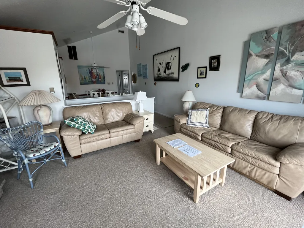 Living Room w/ Queen Sofa Bed