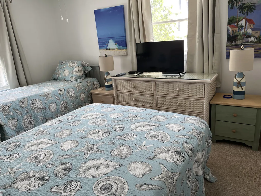 Bedroom 4 - TV 