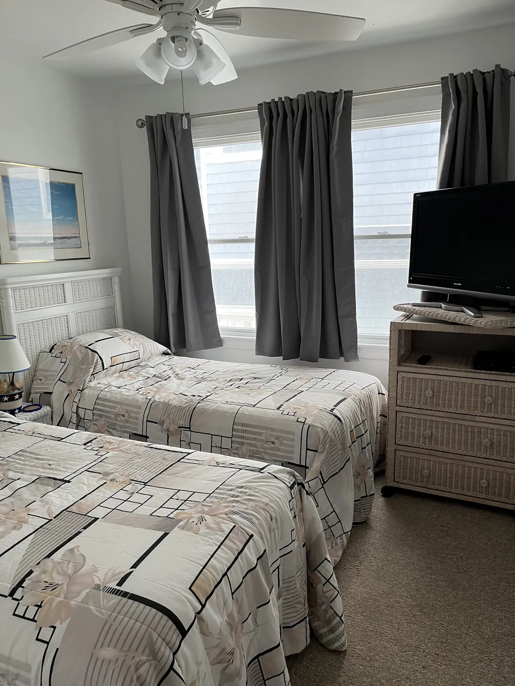 Bedroom 3 - 2 Twin Beds + Smart TV