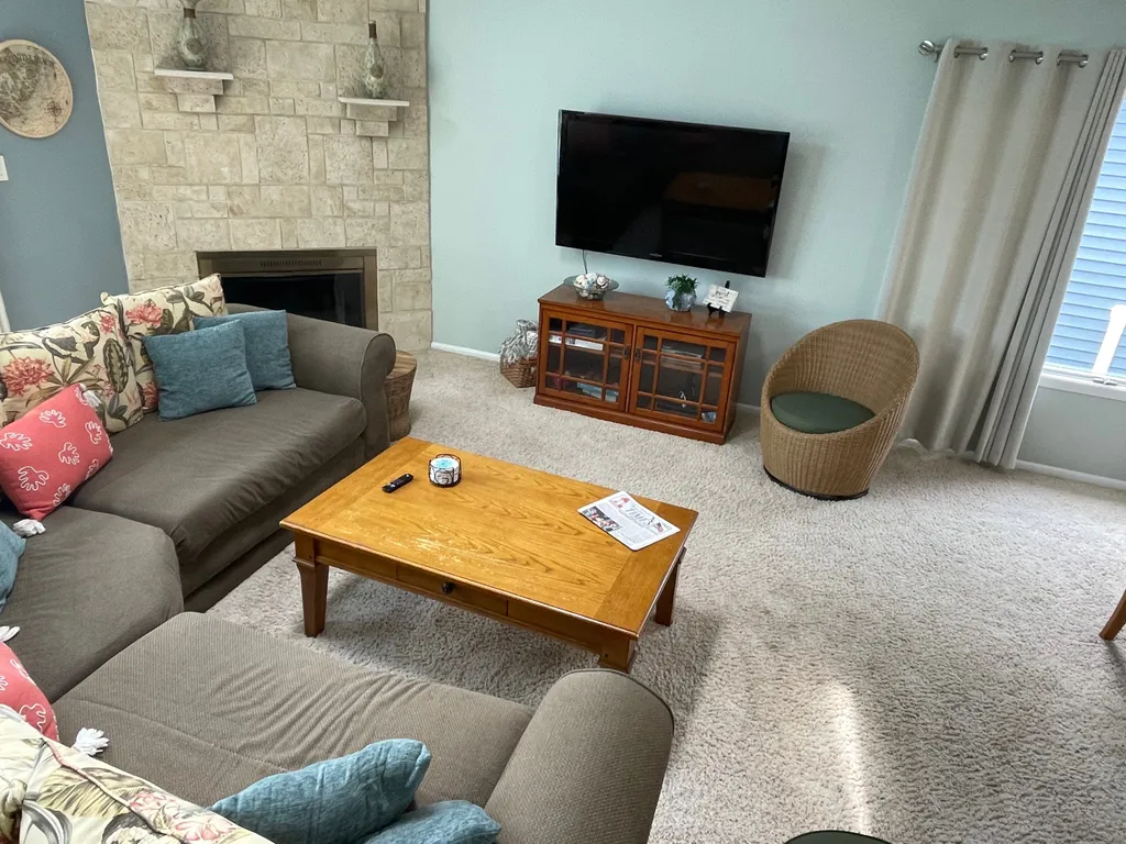 Living Area 2