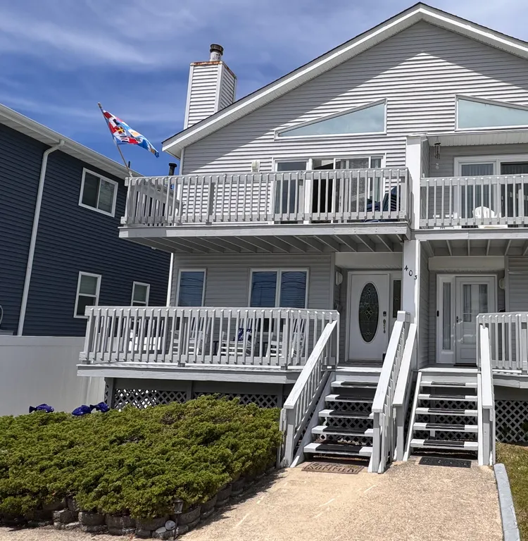403 E Beach Ave - Unit A - Both Floors