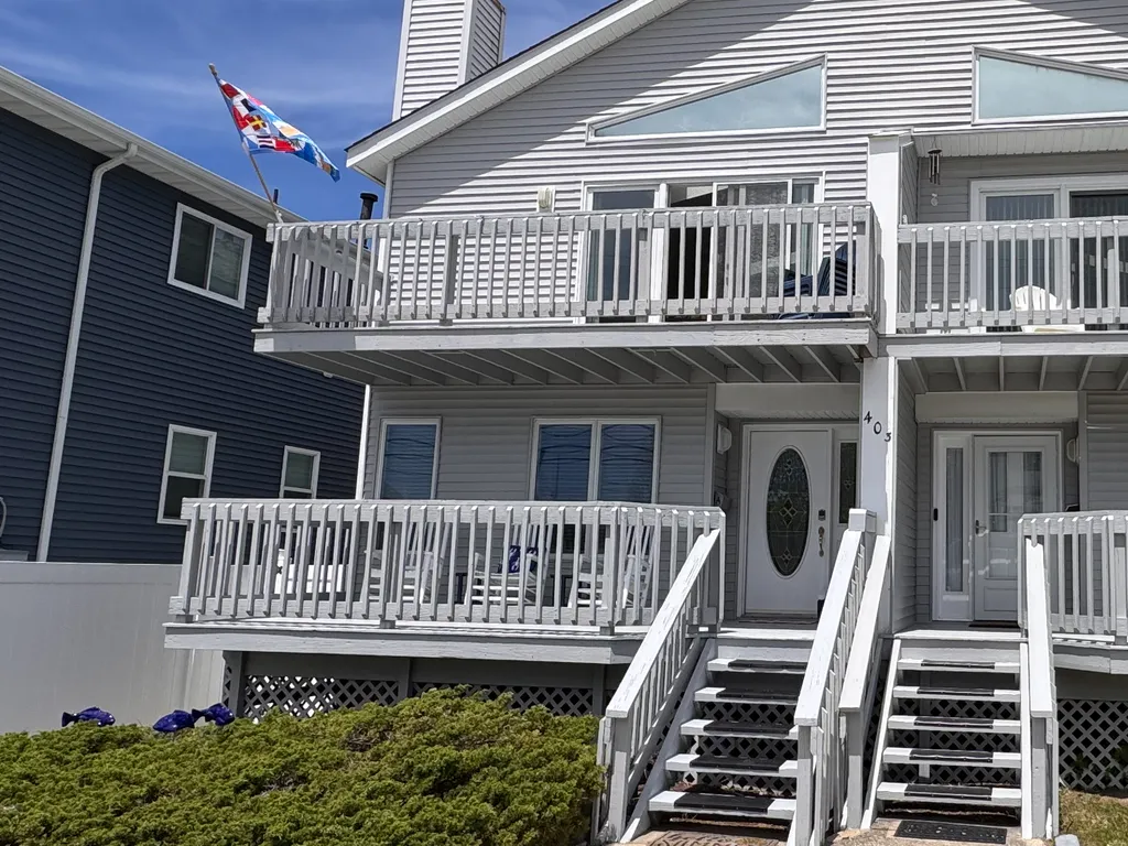 403 E Beach Ave - Unit A - Both Floors