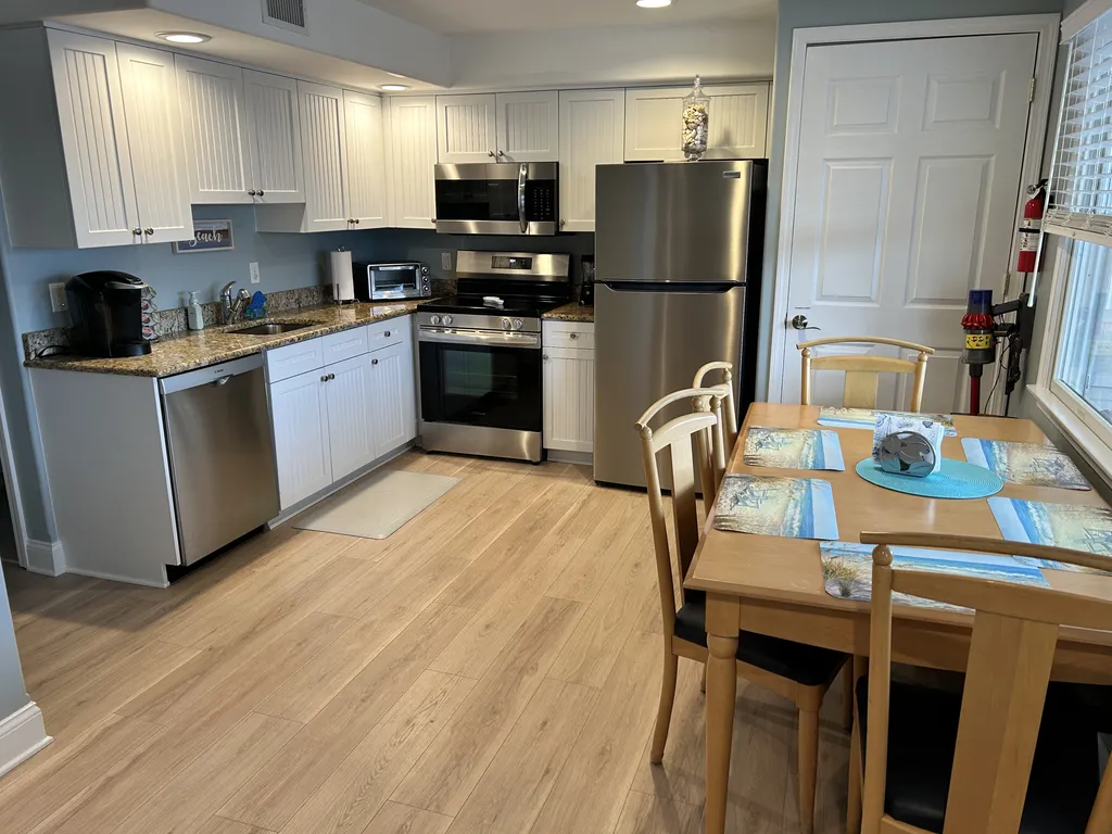 New appliances and new vinyl floors