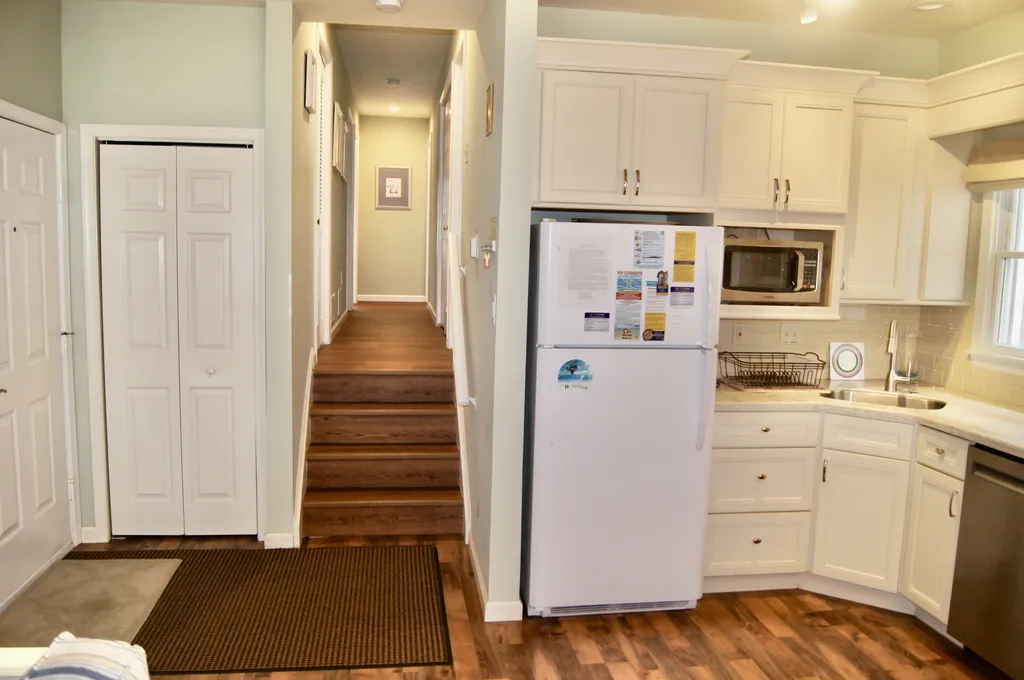 Kitchen/Hallway 