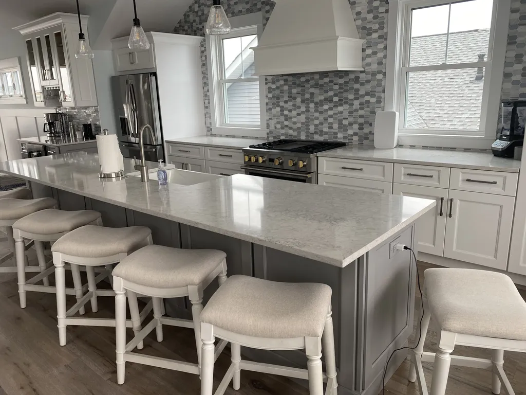 KITCHEN ISLAND