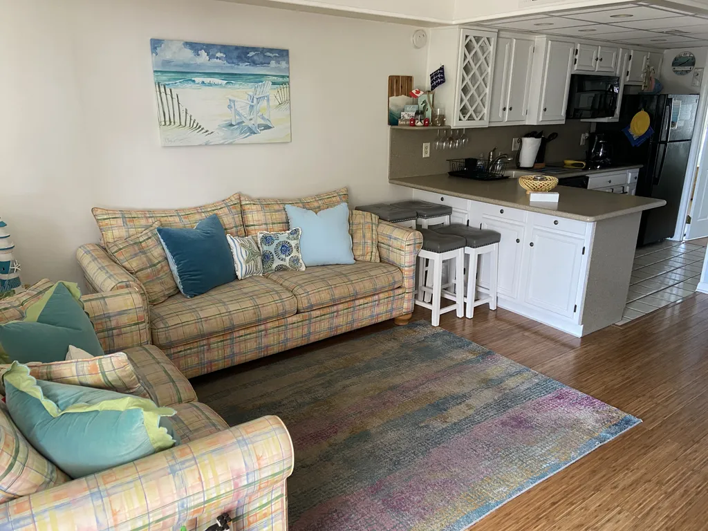 Living Space, pull out queen bed 