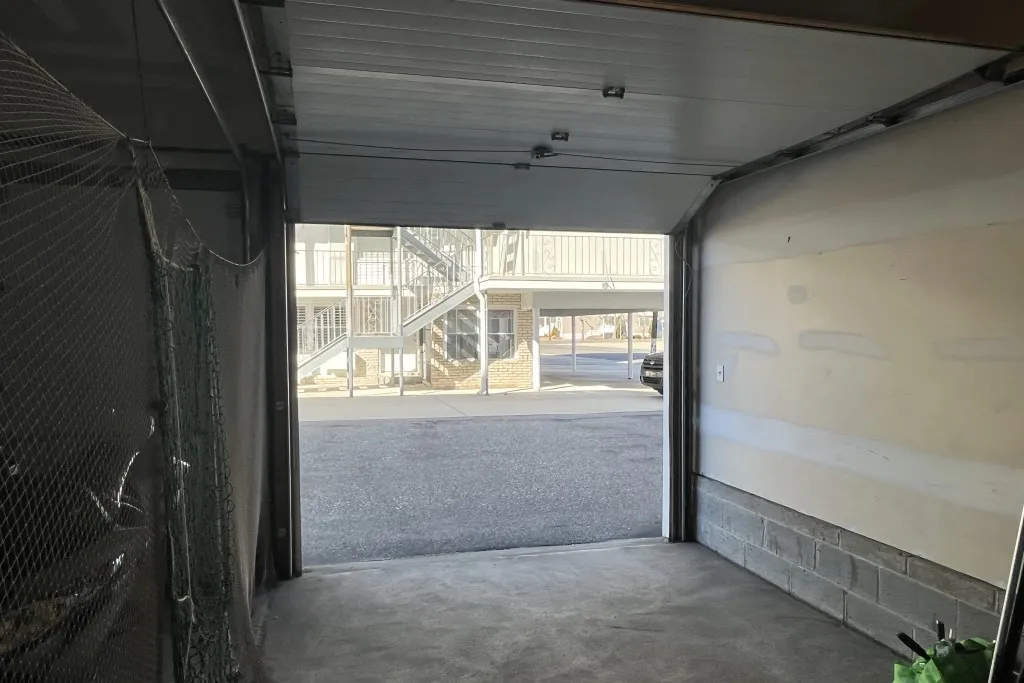 1 Car Garage