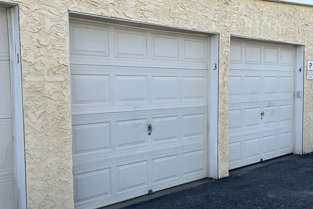 1 Car Garage