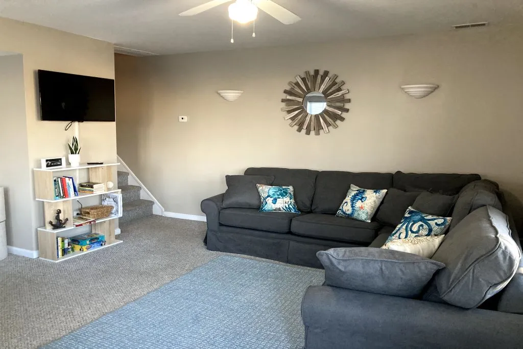 Living Room (NEW SECTIONAL)