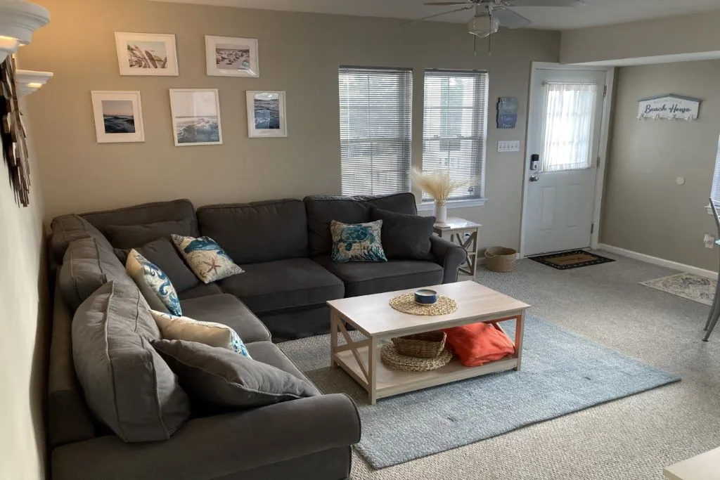 Living Room (NEW SECTIONAL)