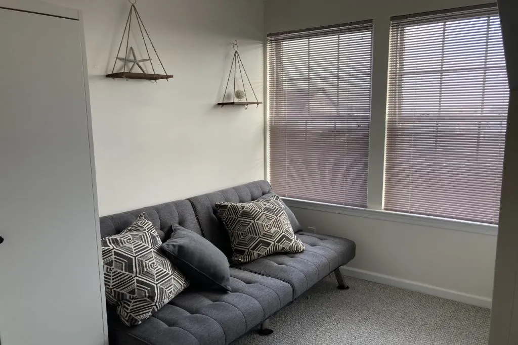 3rd Floor Bedroom (With Desk &amp;amp; Pull-out Futon)