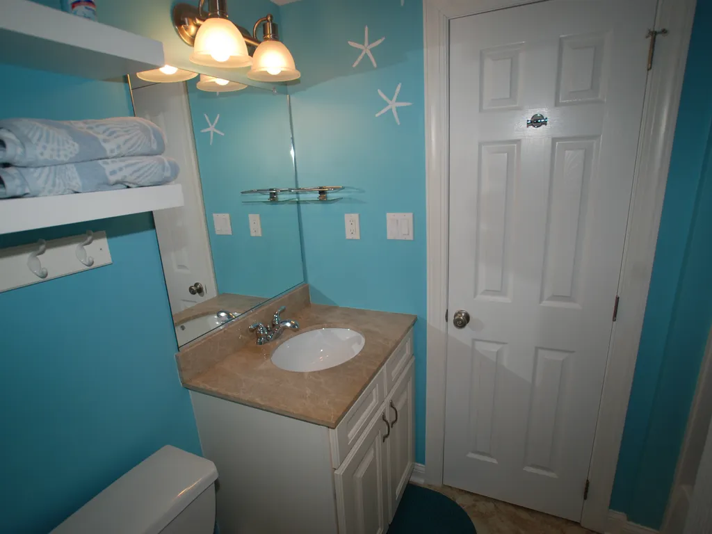 1st Floor Hall Bath