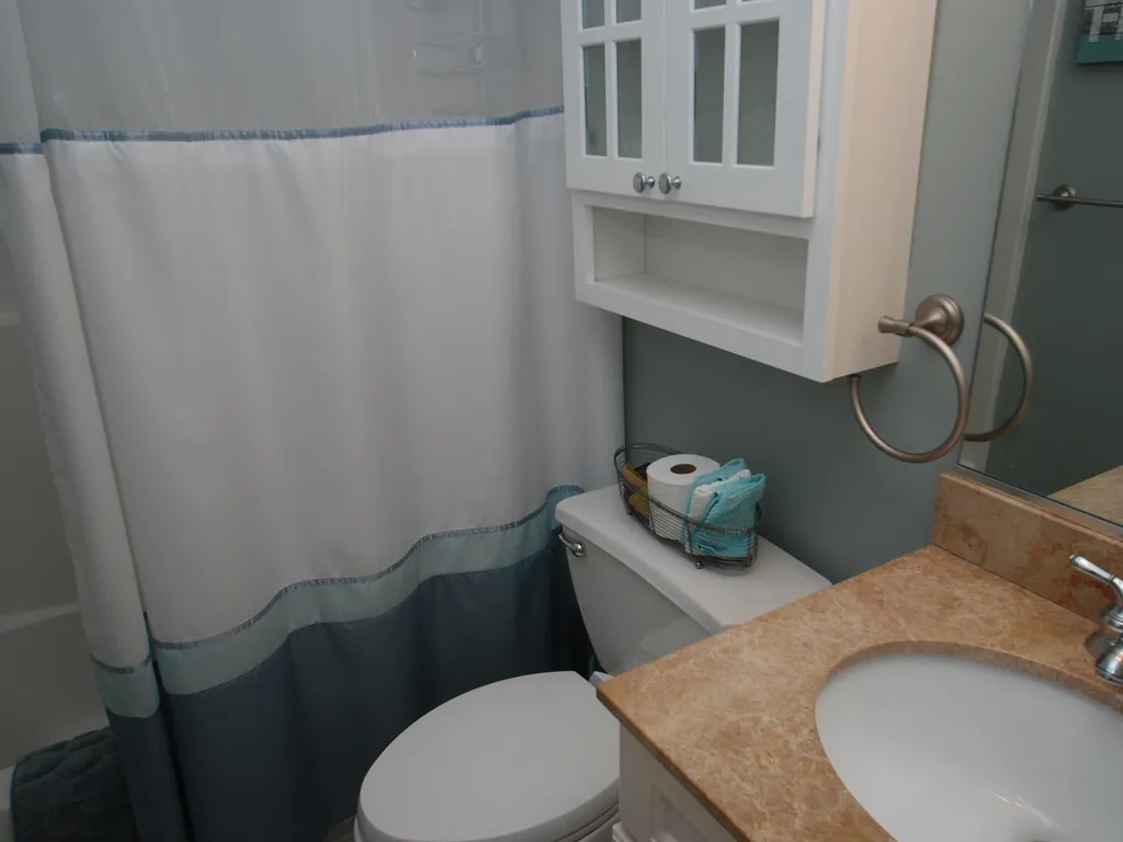 Main Level Bath