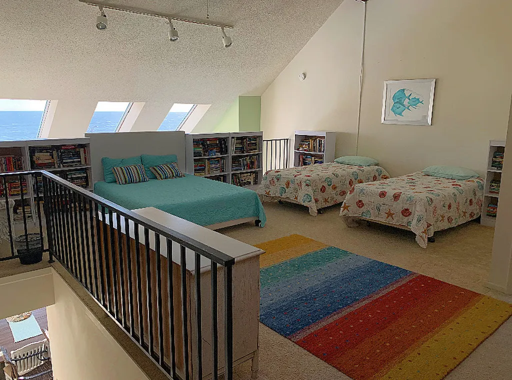 Loft with Queen bed and 2 twins