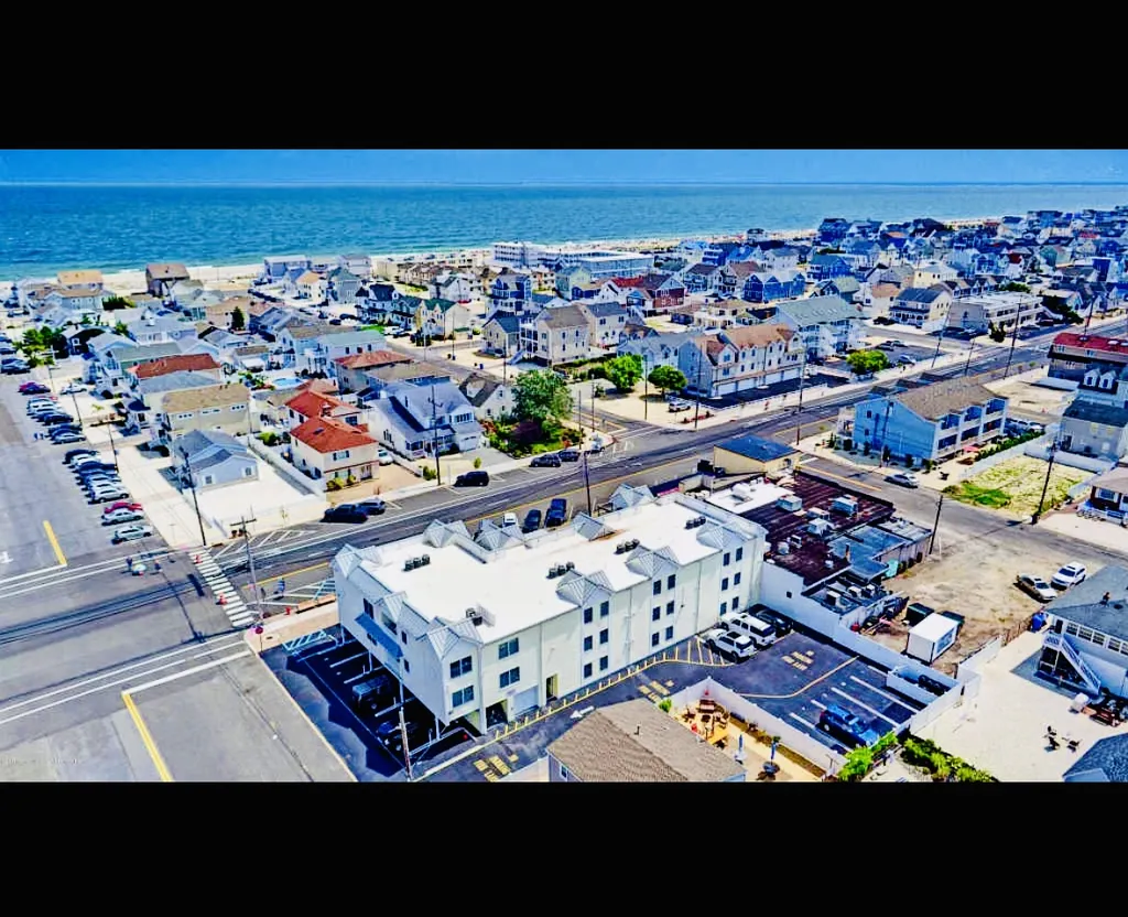 One block from the beach