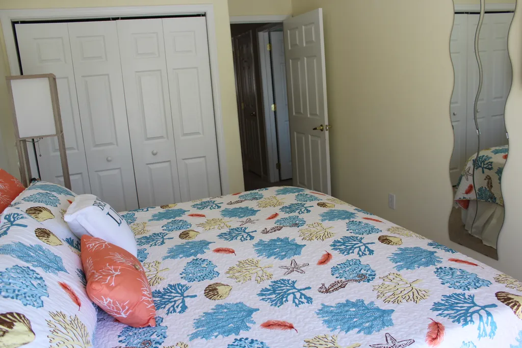 2nd bedroom with king bed