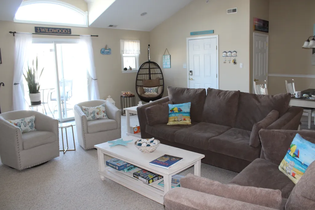 Living room with plenty of seating