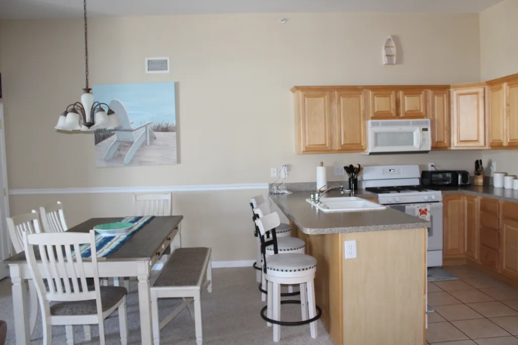 Dining area- Table and counter stools
